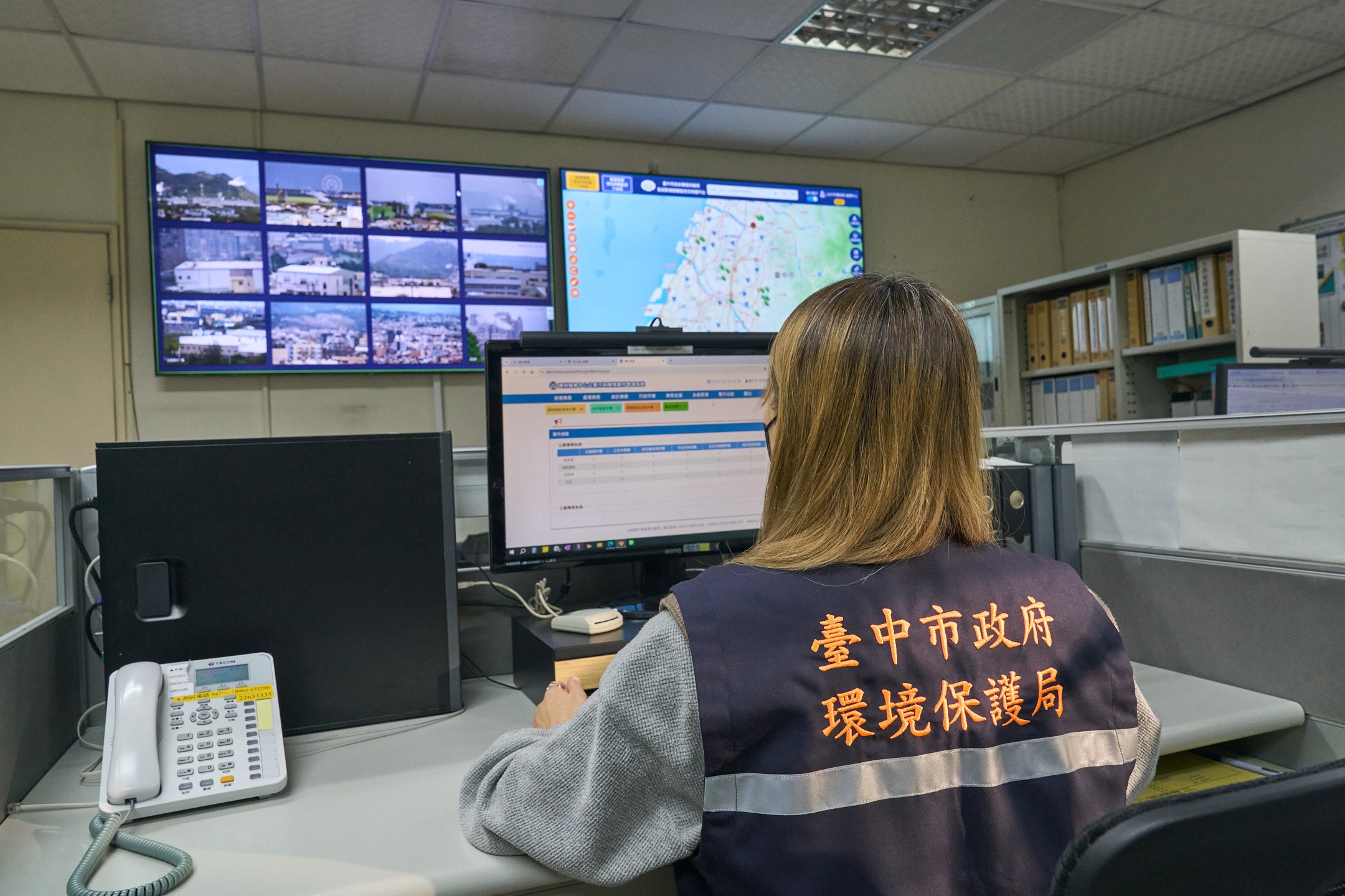 臺中製造、營建工程產業為大宗,為改善長期的空污議題,環保局以智慧監控系統,結合大數據分析,24小時即時掌握固定污染源,讓污染問題迅速解決。